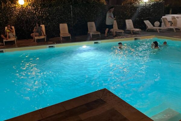 hotel sayonara con piscina a cesenatico